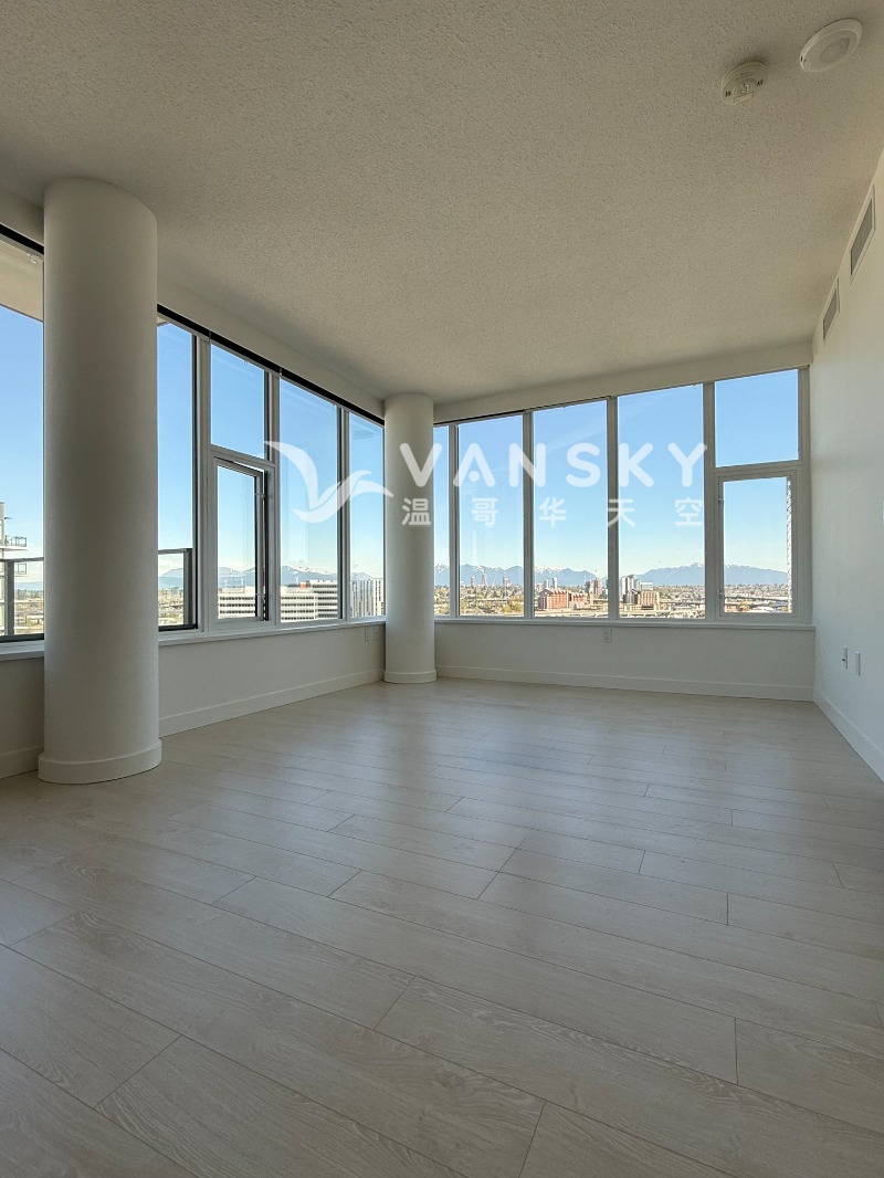 250424140021_Living room.jpg